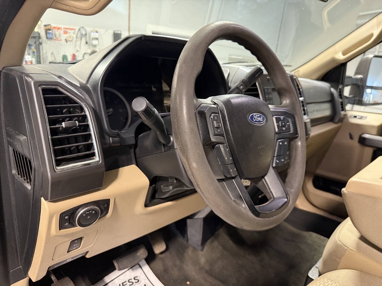Used 2017 Ford F250 XLT w/ XLT Value Package AWD/4WD image 8