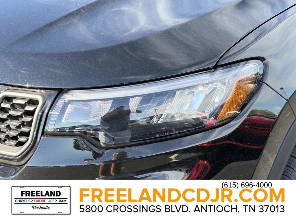 New 2026 Jeep Compass Latitude image 9