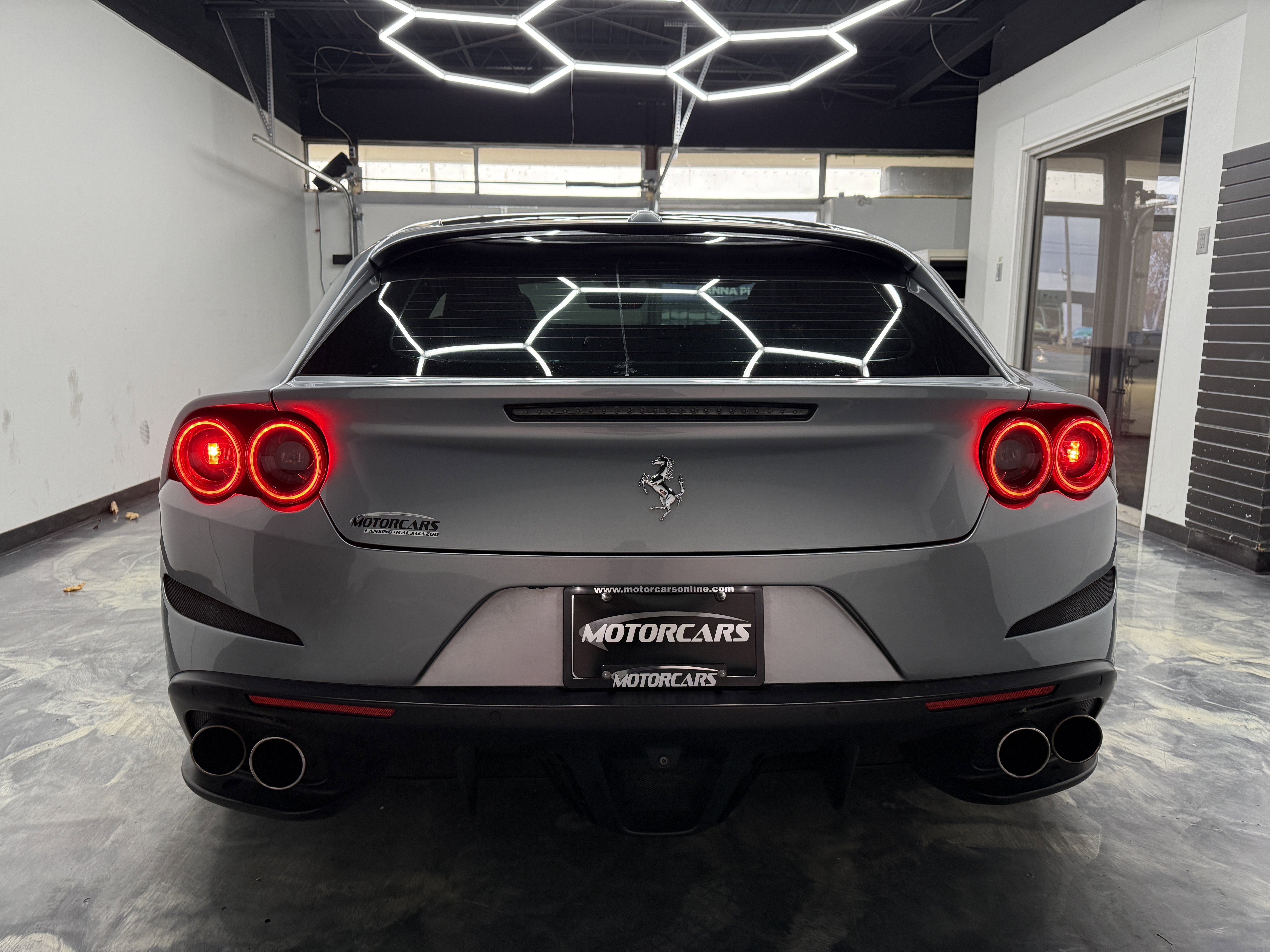 Used 2017 Ferrari GTC4Lusso image 4
