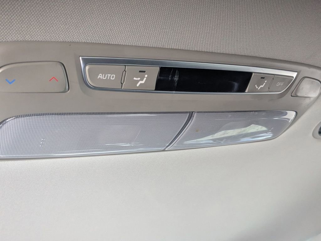 Used 2022 Kia Telluride LX image 25