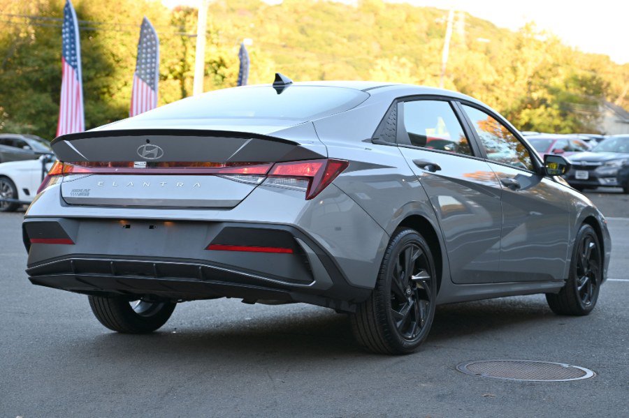 Used 2026 Hyundai Elantra Sport FWD image 4