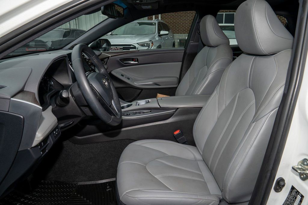 Certified 2021 Toyota Avalon XLE w/ Moonroof Package image 11
