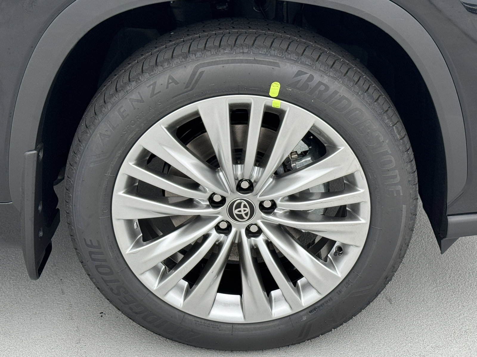 New 2026 Toyota Highlander Platinum AWD/4WD image 15