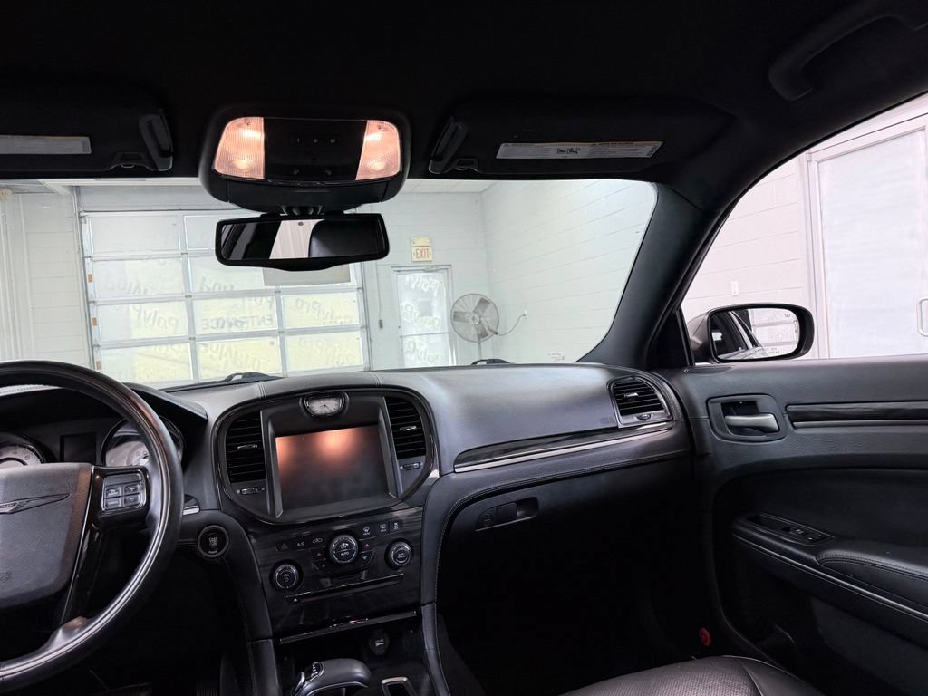 Used 2014 Chrysler 300 C AWD/4WD image 28