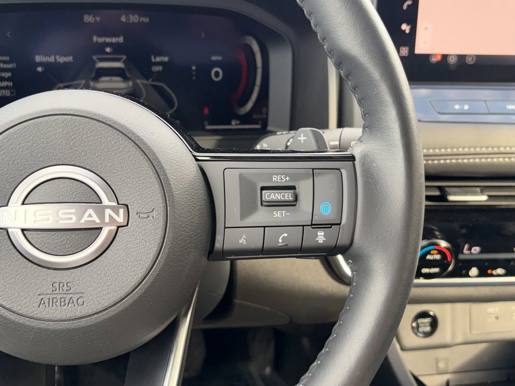 Used 2024 Nissan Rogue SL image 13