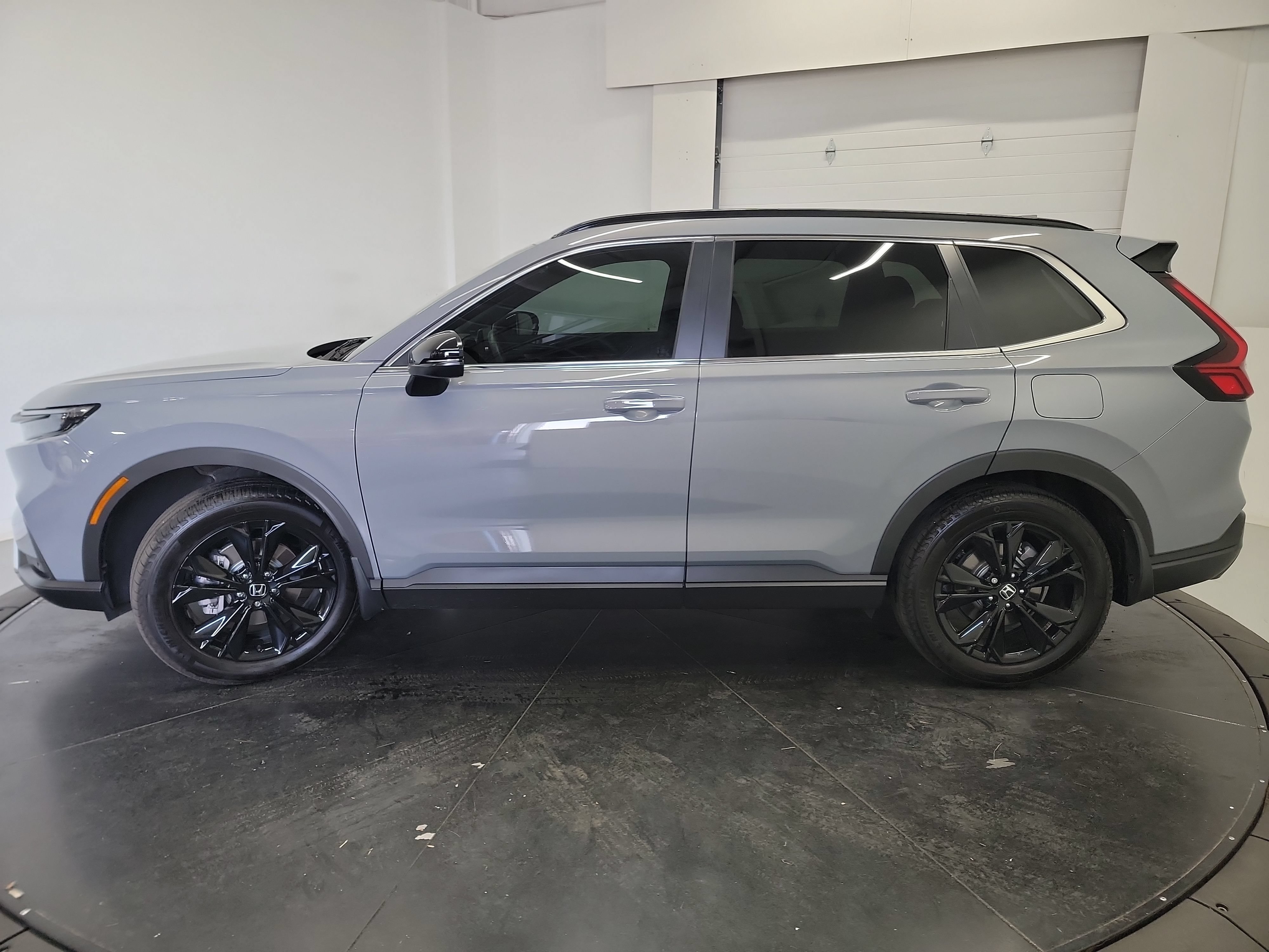 Used 2024 Honda CR-V Sport Touring image 5