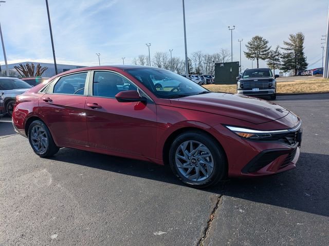Certified 2024 Hyundai Elantra SEL image 2