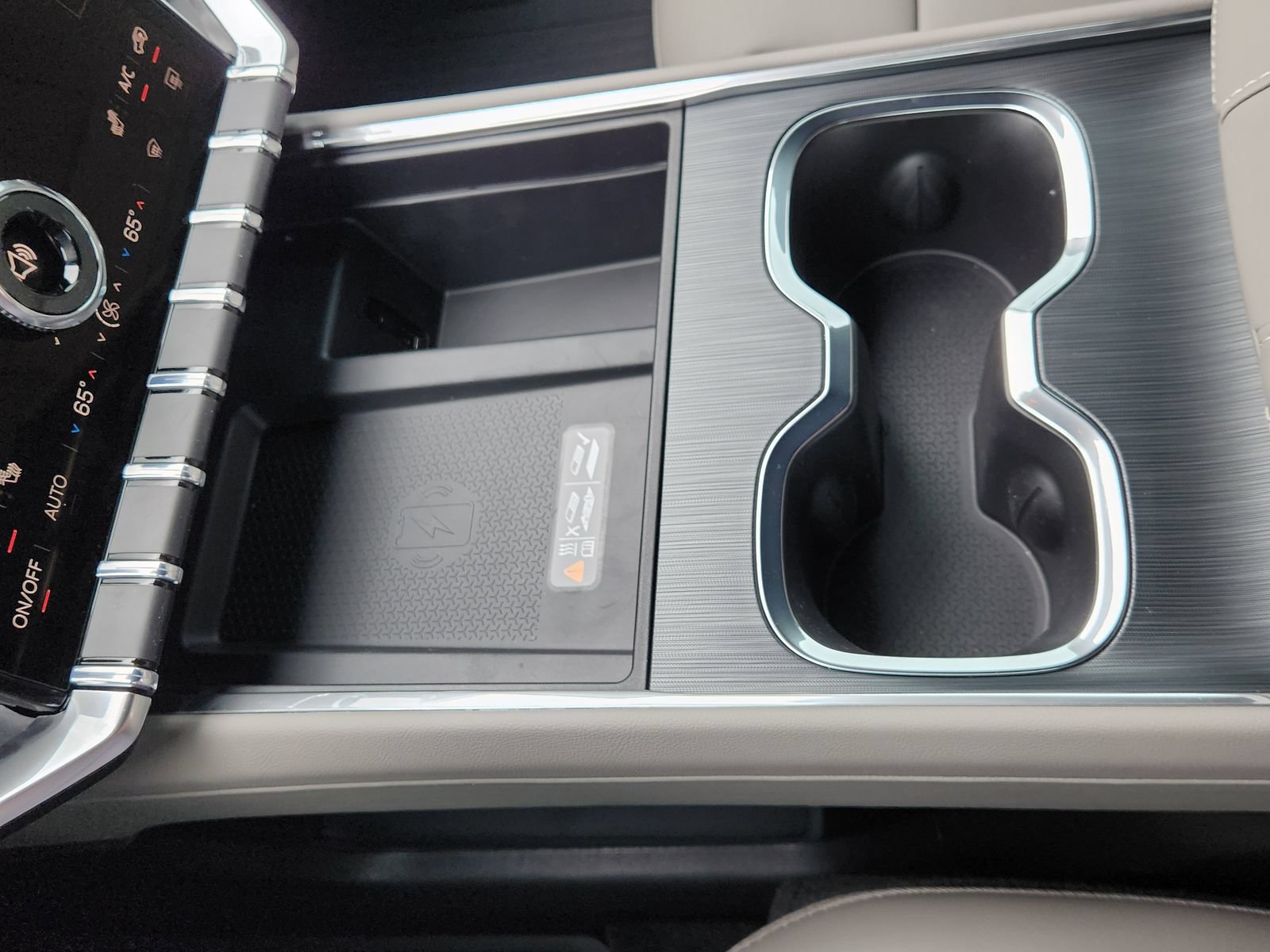 New 2026 GMC Acadia Elevation w/ Elevation Premium Package FWD image 23