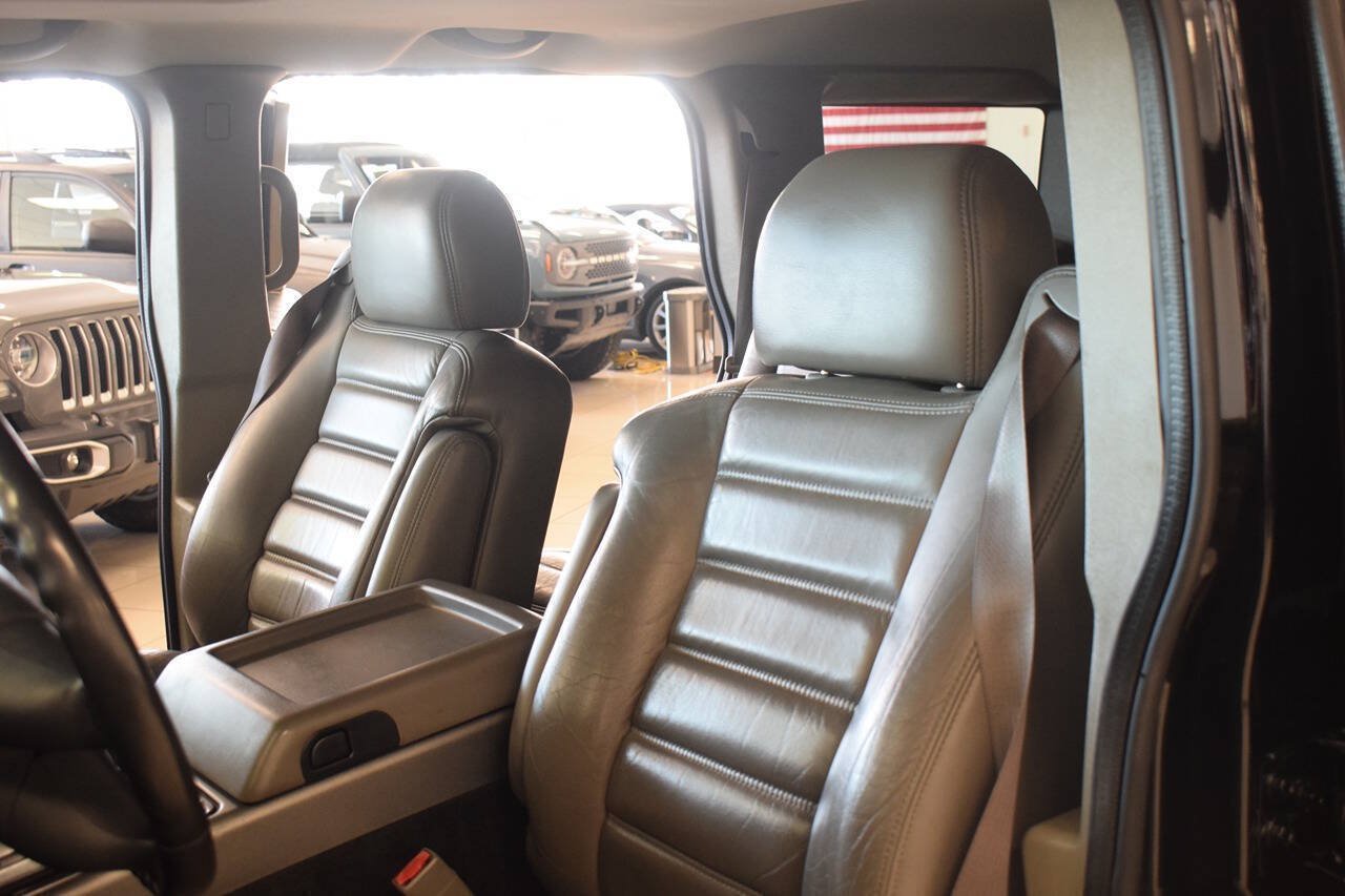 Used 2003 HUMMER H2 w/ Preferred Equipment Group AWD/4WD image 41
