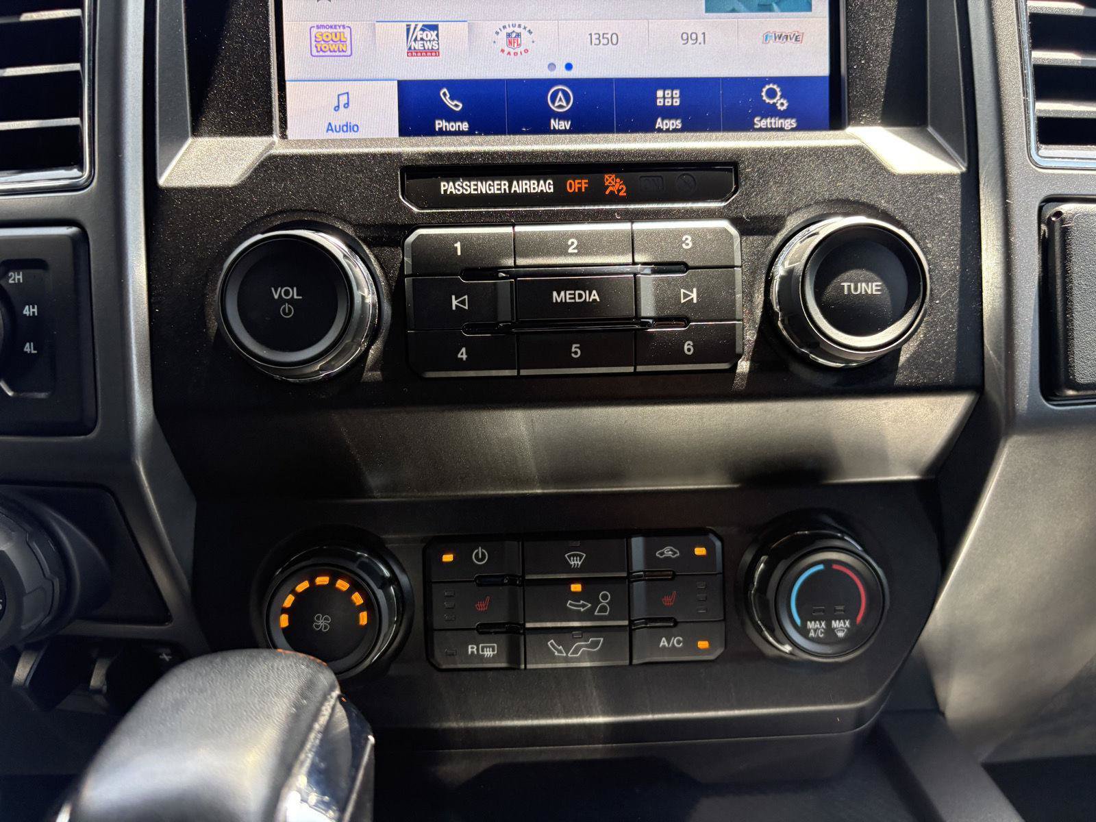 Used 2020 Ford F150 XLT w/ Equipment Group 302A Luxury AWD/4WD image 16