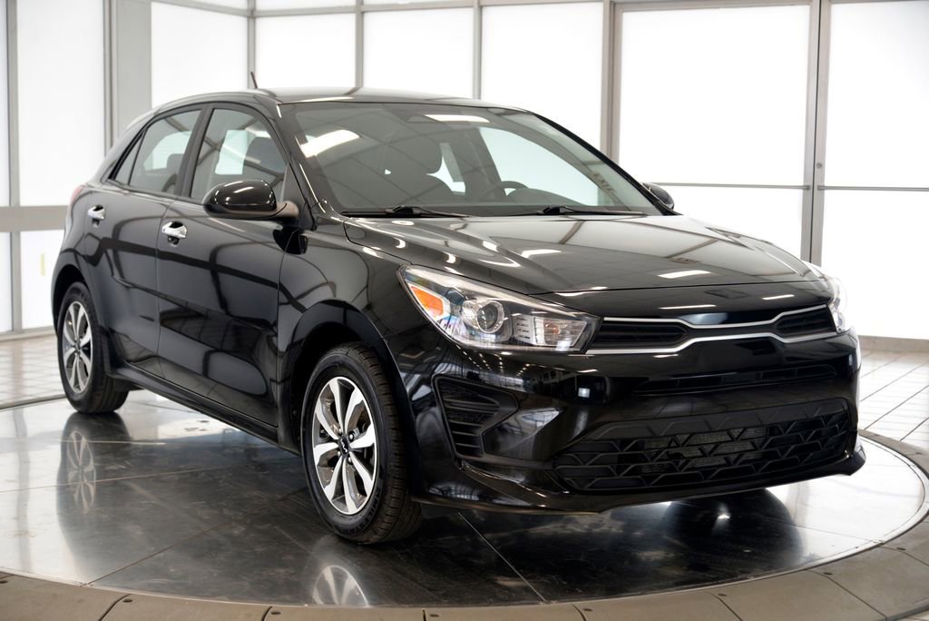 Used 2023 Kia Rio S w/ Technology Package FWD image 2