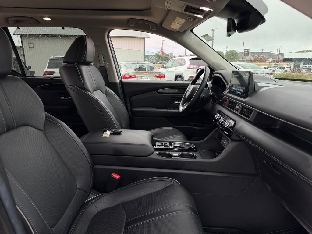Used 2025 Honda Pilot Elite image 43