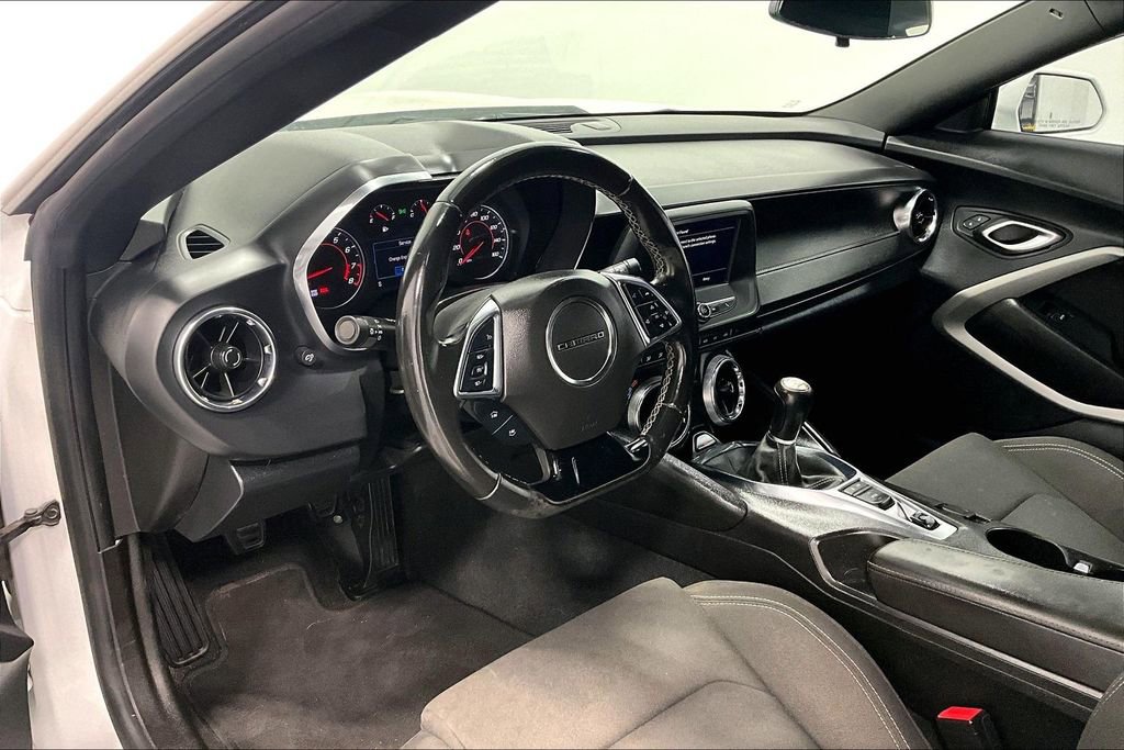 Used 2022 Chevrolet Camaro LT RWD image 11