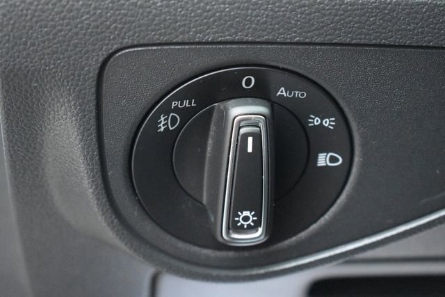 Used 2018 Volkswagen Atlas SE FWD image 23