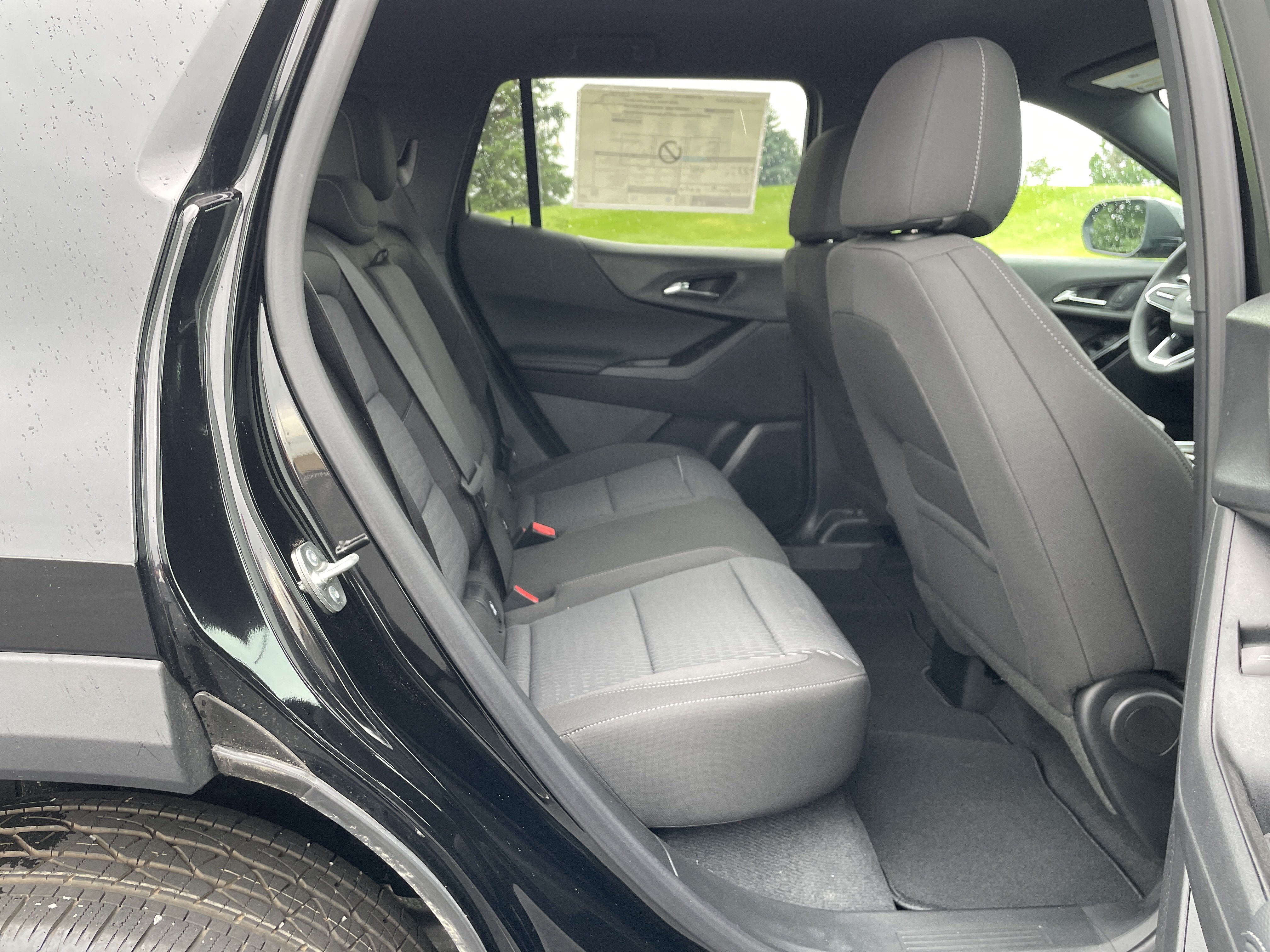 Used 2026 Chevrolet Equinox LT FWD image 24