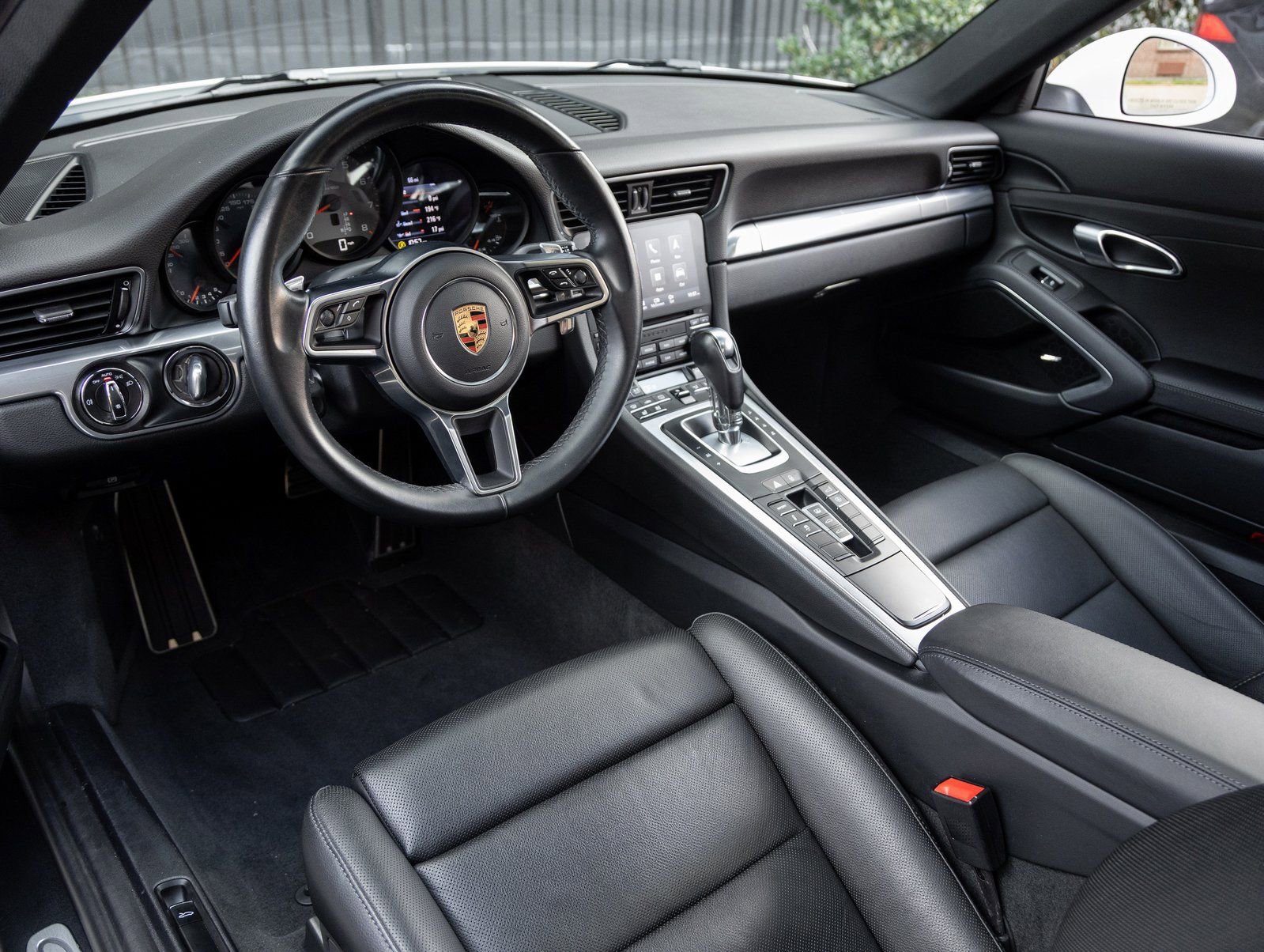 Certified 2019 Porsche 911 Carrera 4S image 4