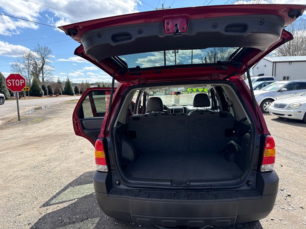 Used 2006 Ford Escape XLT image 11