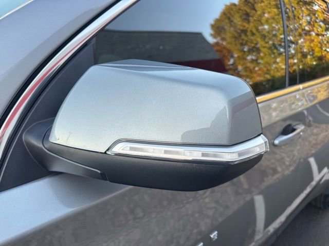 Used 2024 Chevrolet Traverse LT image 11