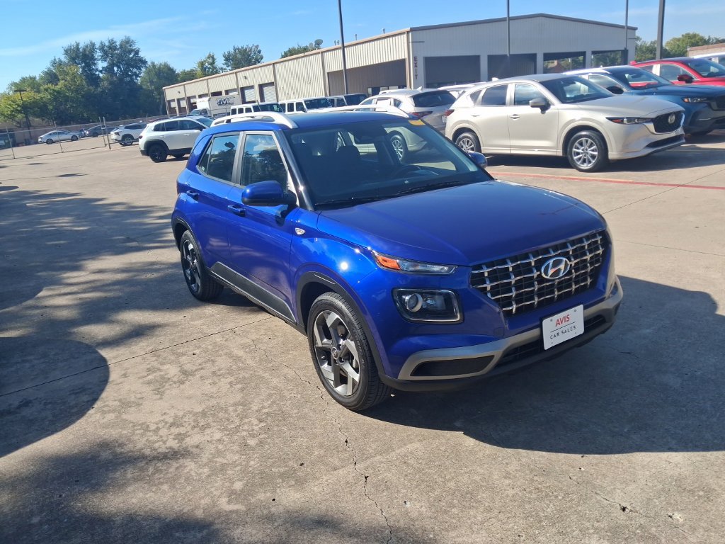 Used 2025 Hyundai Venue SEL FWD image 6