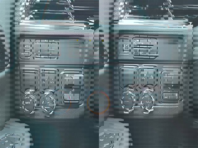 New 2026 Chevrolet Suburban Premier w/ Sun And Tow Package image 25