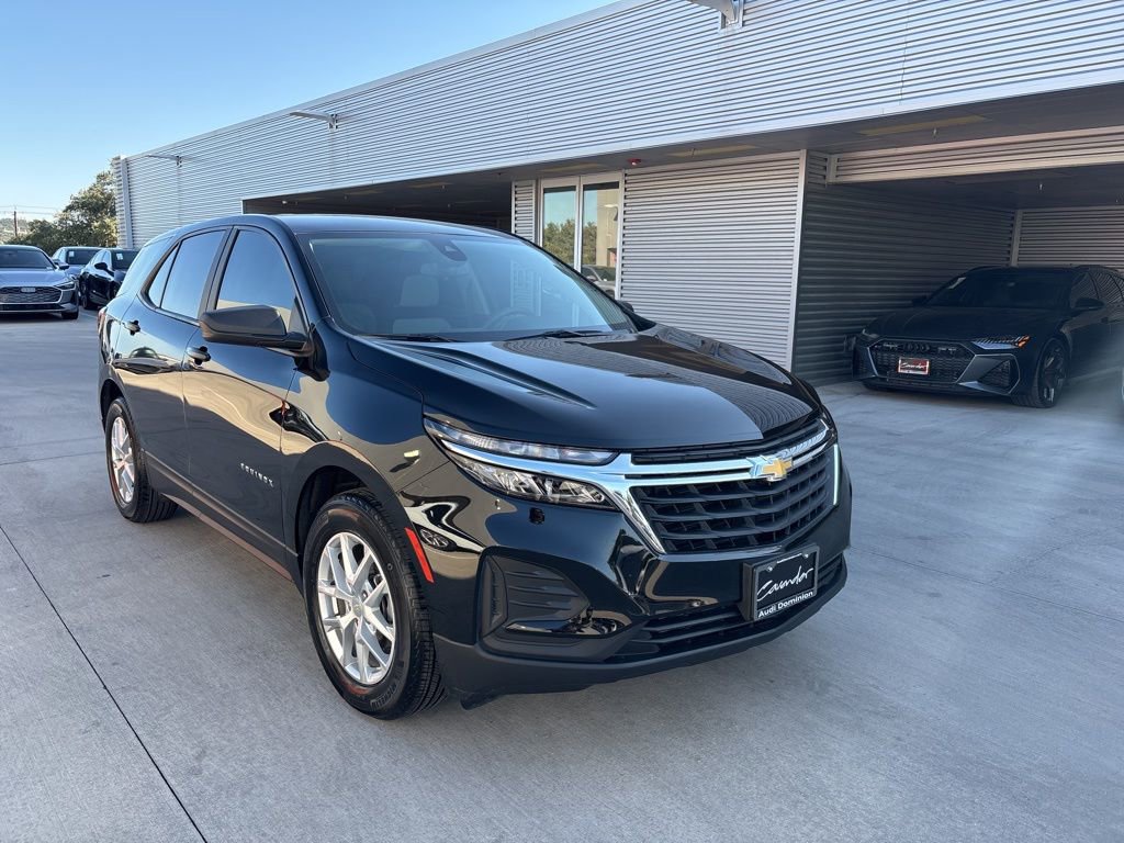 Used 2024 Chevrolet Equinox LS w/ LS Convenience Package image 3