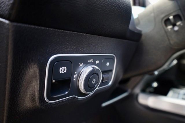 Used 2024 Mercedes-Benz GLB 250 4MATIC image 13