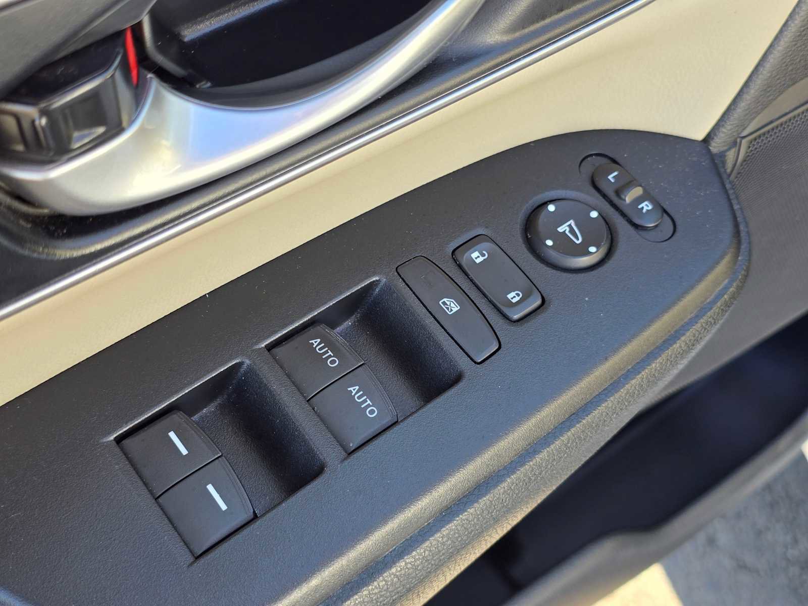 Used 2021 Honda CR-V EX-L image 24