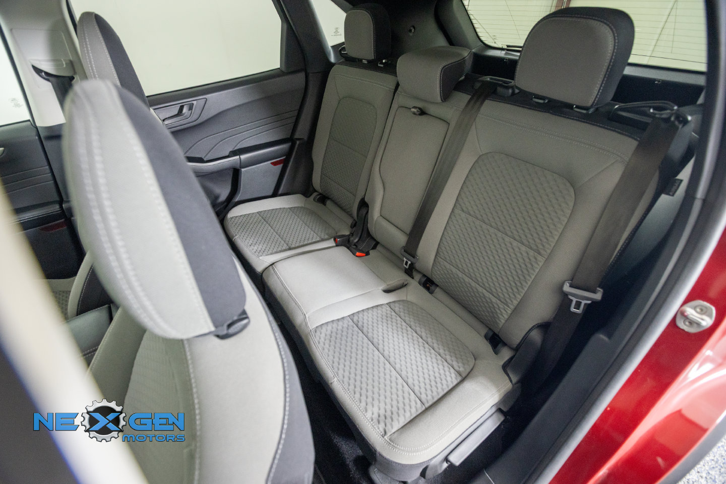 Used 2022 Ford Escape SE w/ SE Sport Appearance Package FWD image 36