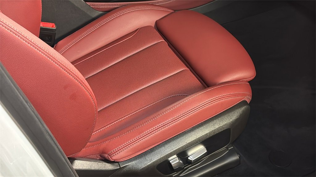 Used 2023 BMW X4 xDrive30i w/ Convenience Package image 13