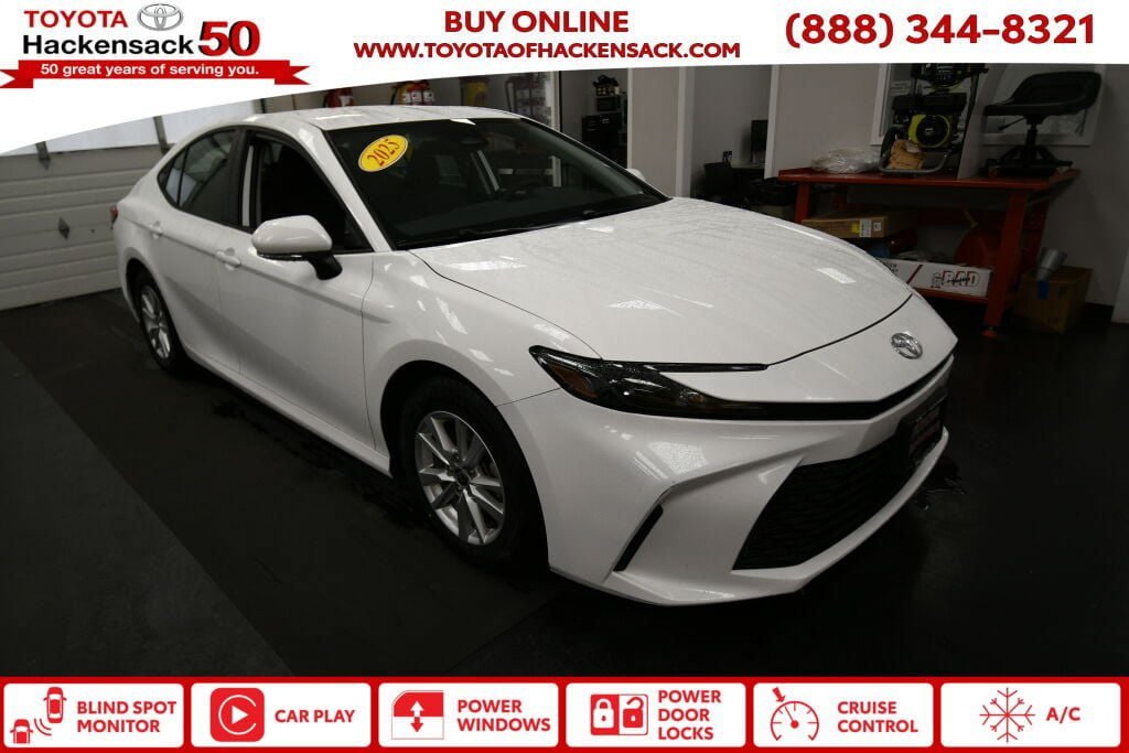 Used 2025 Toyota Camry LE FWD image 1
