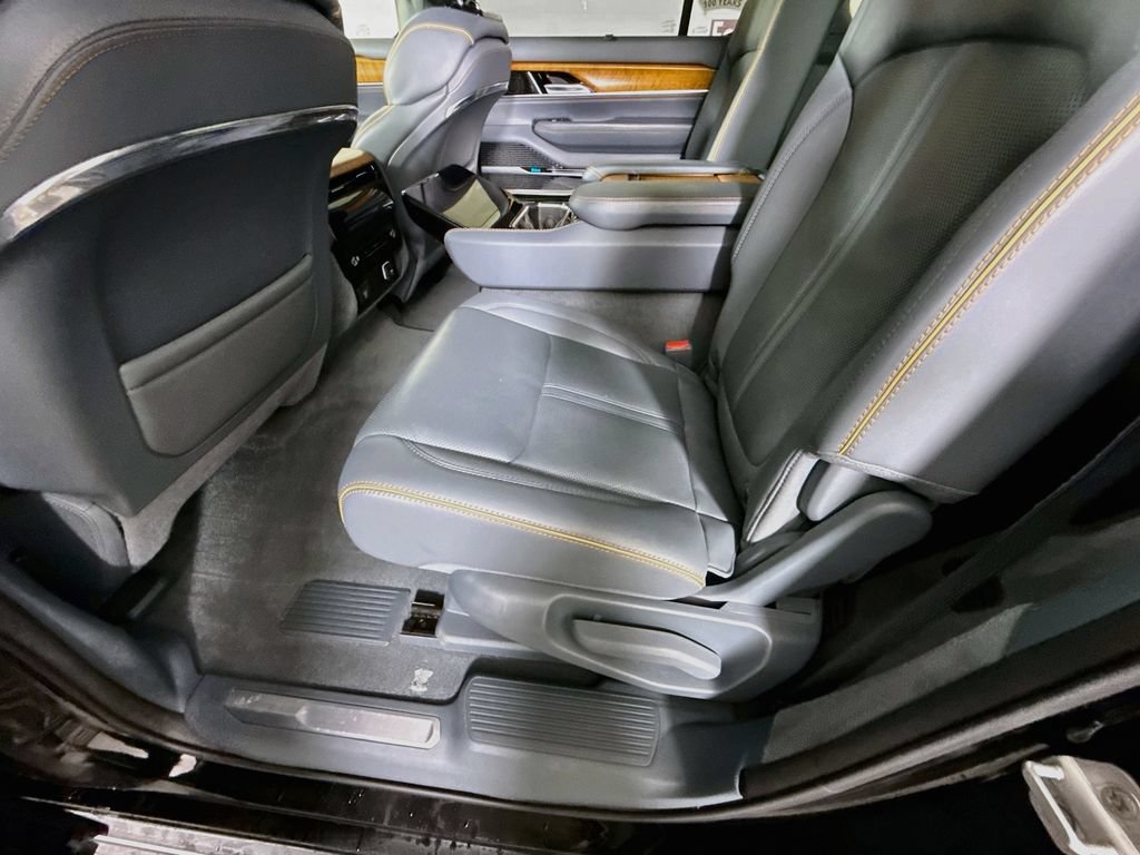 Used 2022 Jeep Grand Wagoneer Series II w/ Convenience Group III AWD/4WD image 31