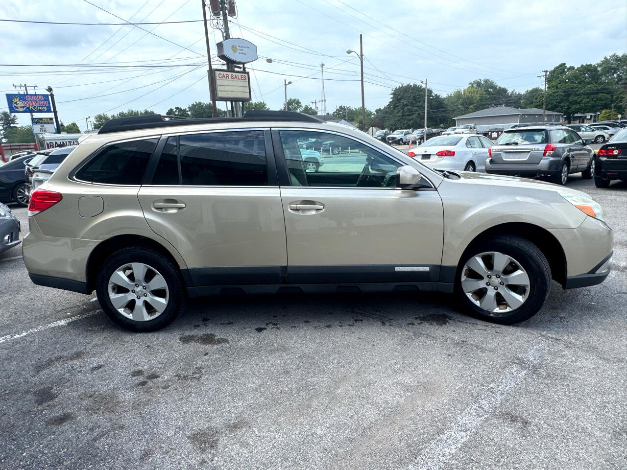 Used 2010 Subaru Outback 2.5i Premium image 6