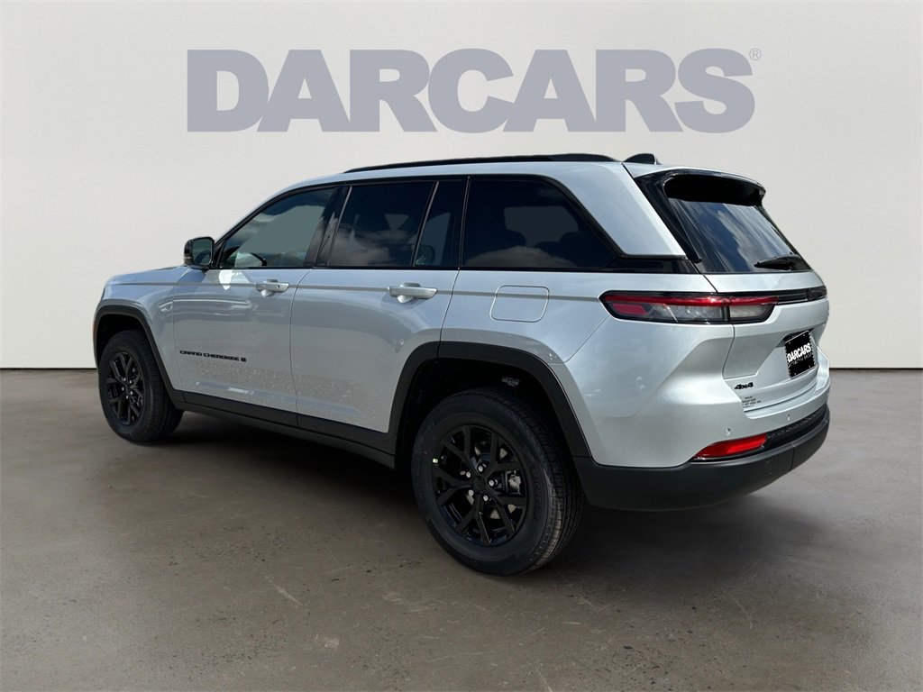 New 2025 Jeep Grand Cherokee Altitude image 5