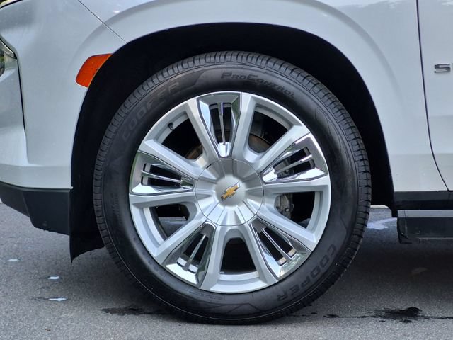 Used 2021 Chevrolet Suburban High Country AWD/4WD image 19