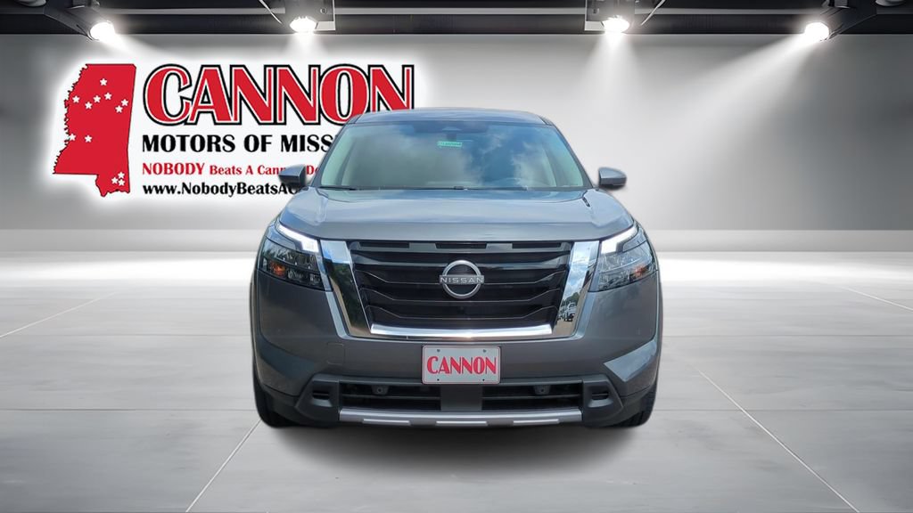 Used 2025 Nissan Pathfinder SL w/ Cargo Package AWD/4WD image 2
