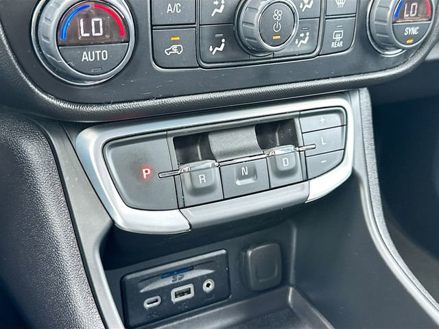 Used 2024 GMC Terrain SLT image 16
