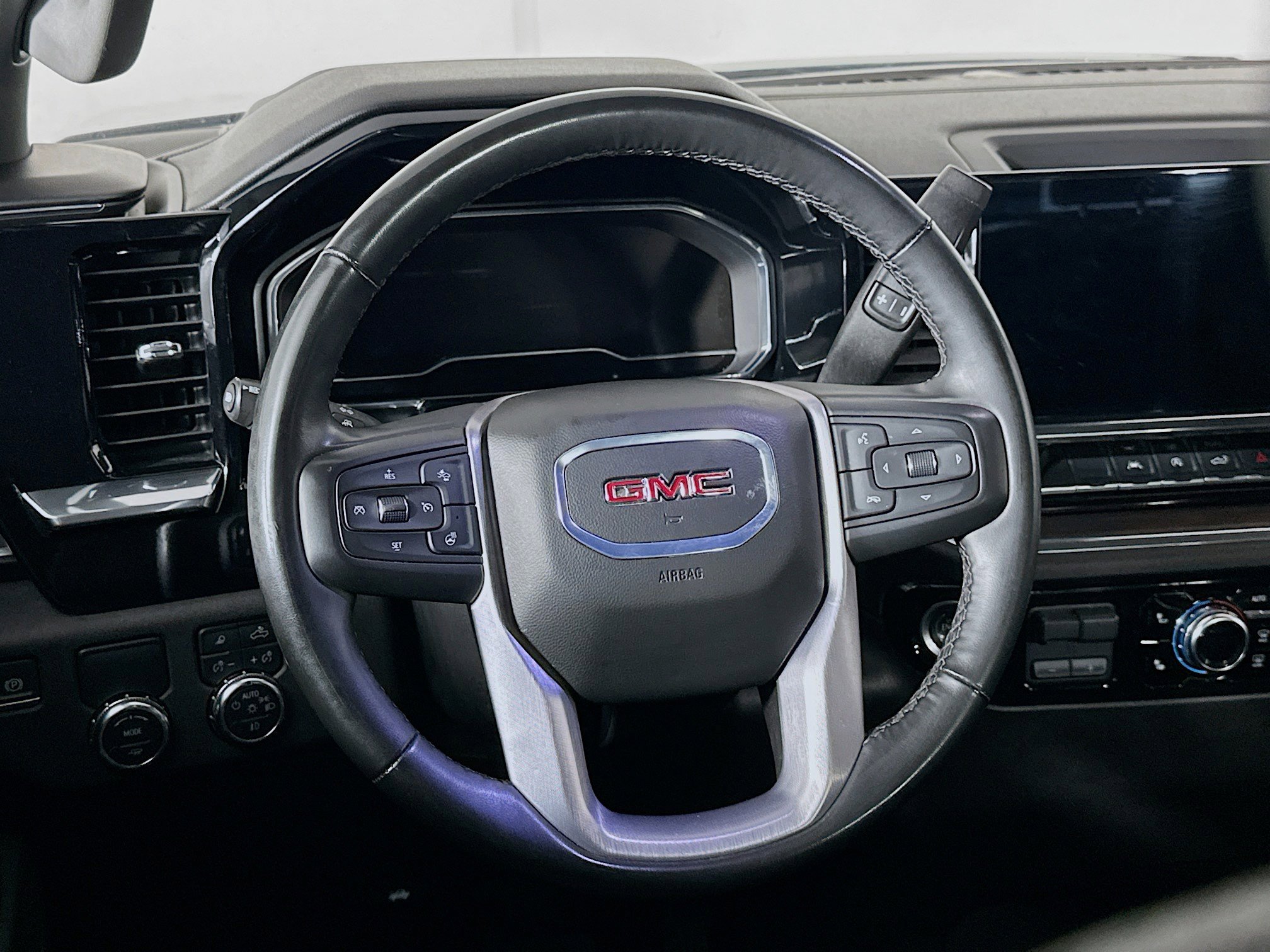 Used 2025 GMC Sierra 1500 SLT image 18