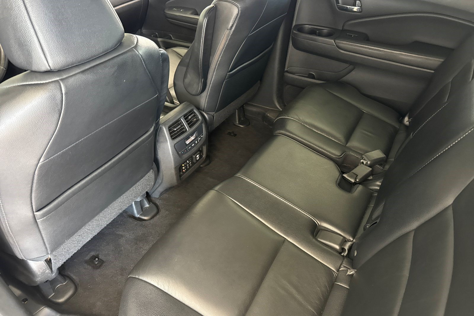Used 2017 Honda Pilot Touring image 27