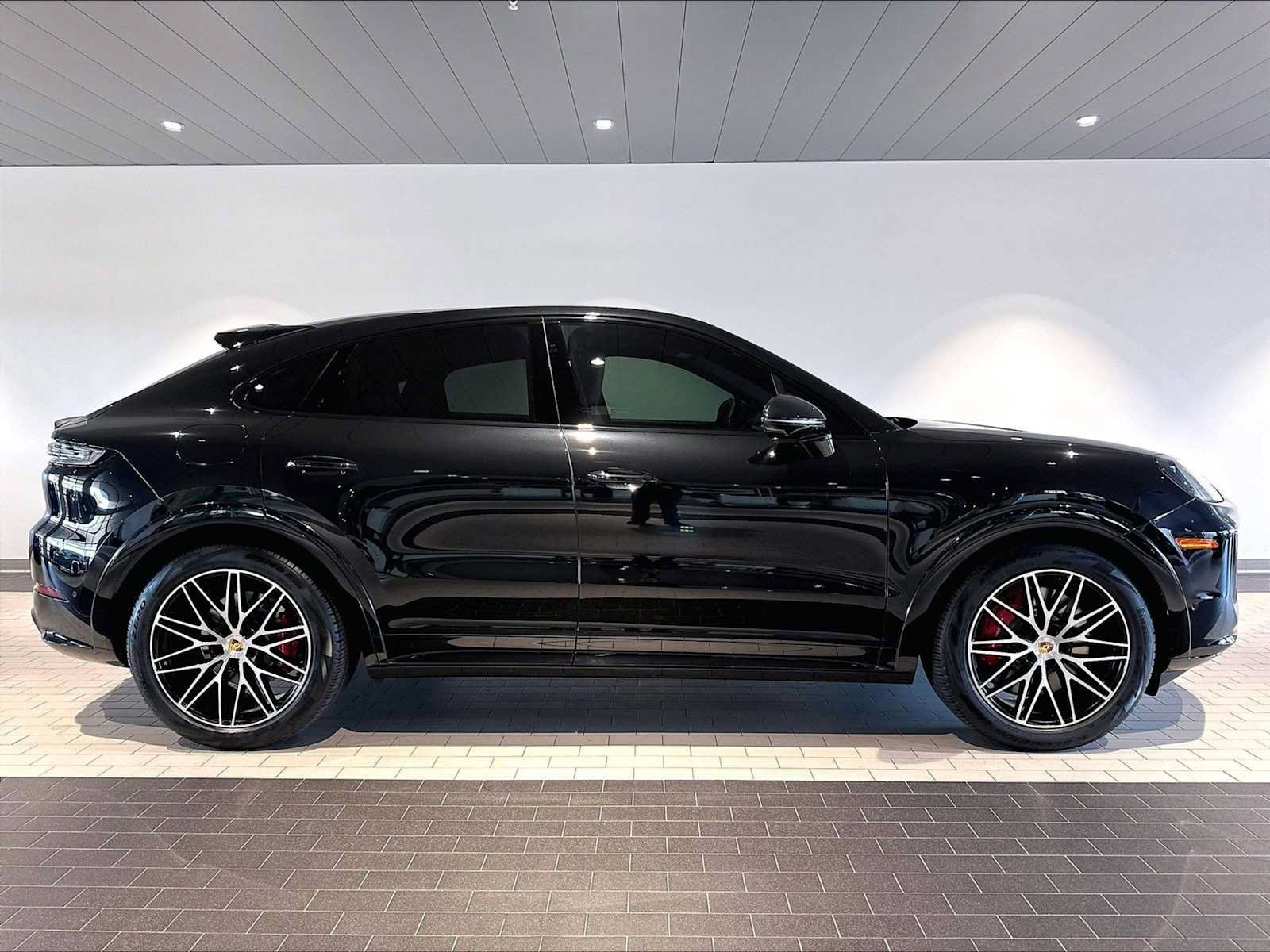 Used 2024 Porsche Cayenne S w/ Premium Package Plus (PP1) AWD/4WD image 12