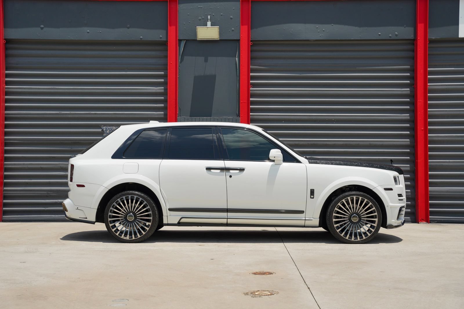 Used 2019 Rolls-Royce Cullinan AWD/4WD image 16