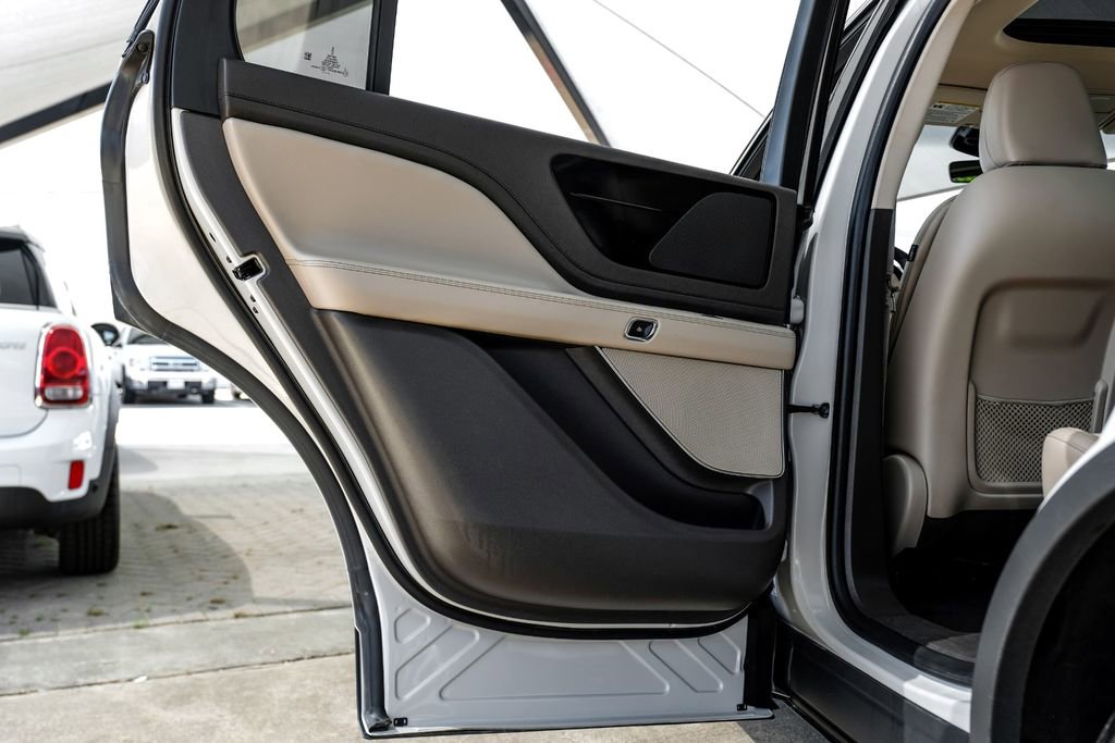 Used 2023 Lincoln Aviator AWD w/ Premium Package image 46