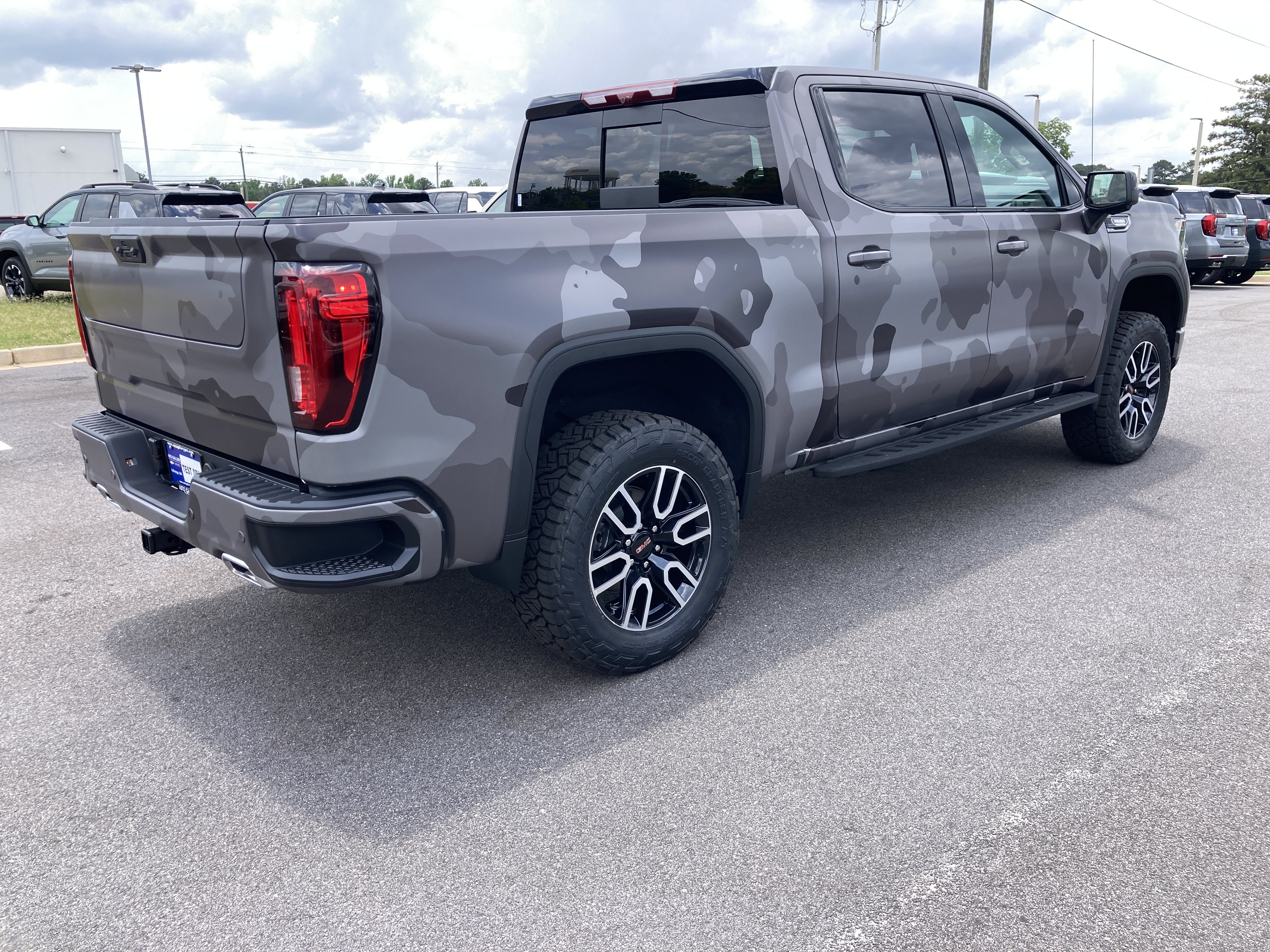 New 2026 GMC Sierra 1500 AT4 w/ AT4 Premium Package AWD/4WD image 6