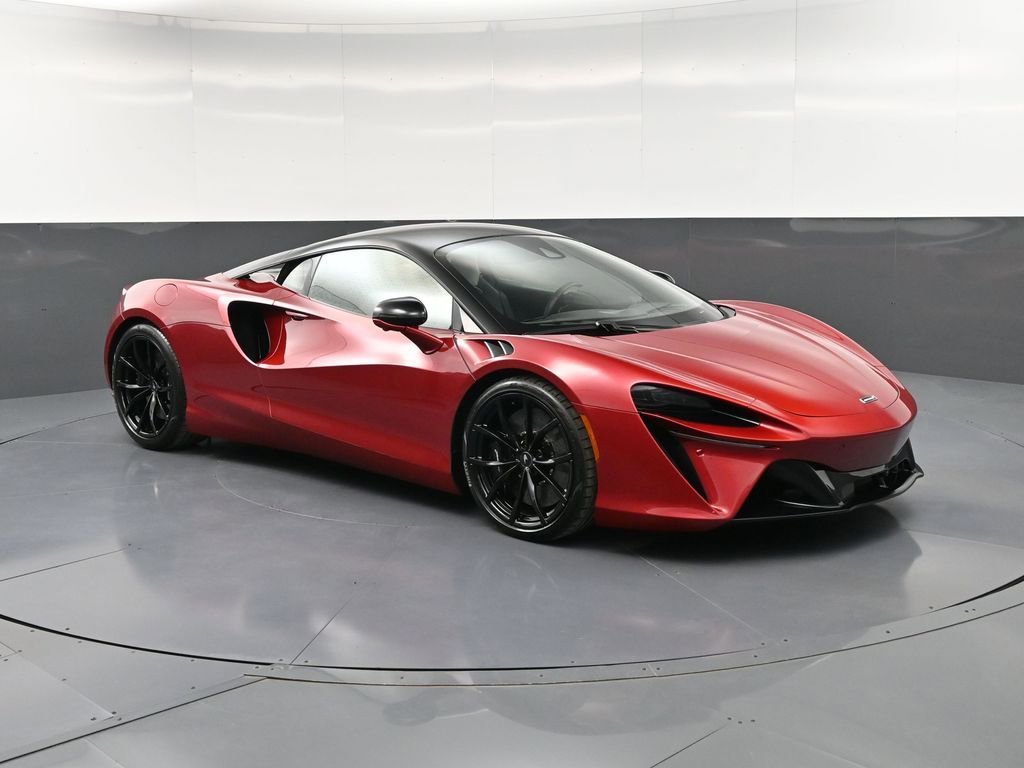 Used 2024 McLaren Artura RWD image 10