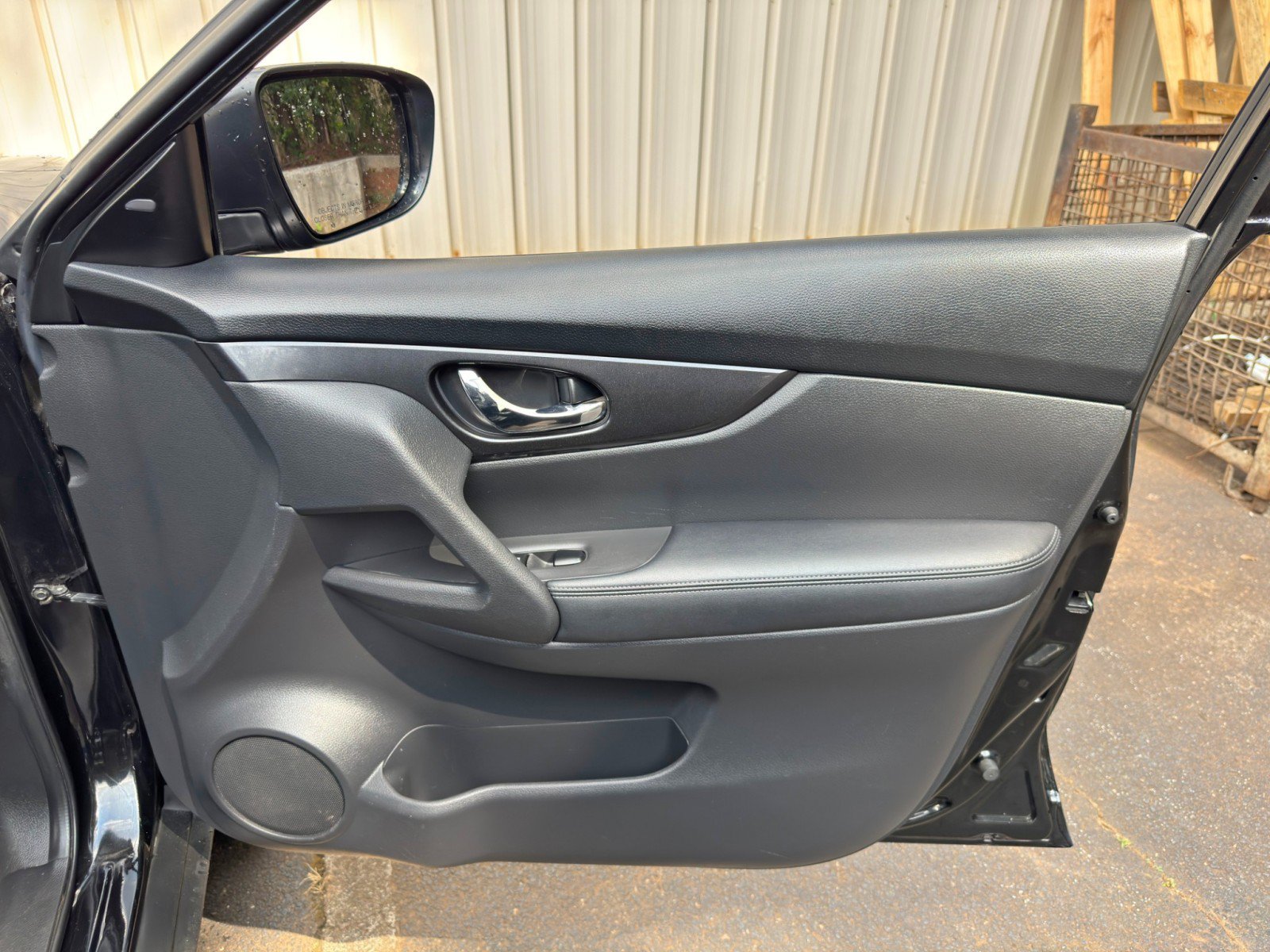 Used 2020 Nissan Rogue SV FWD image 37