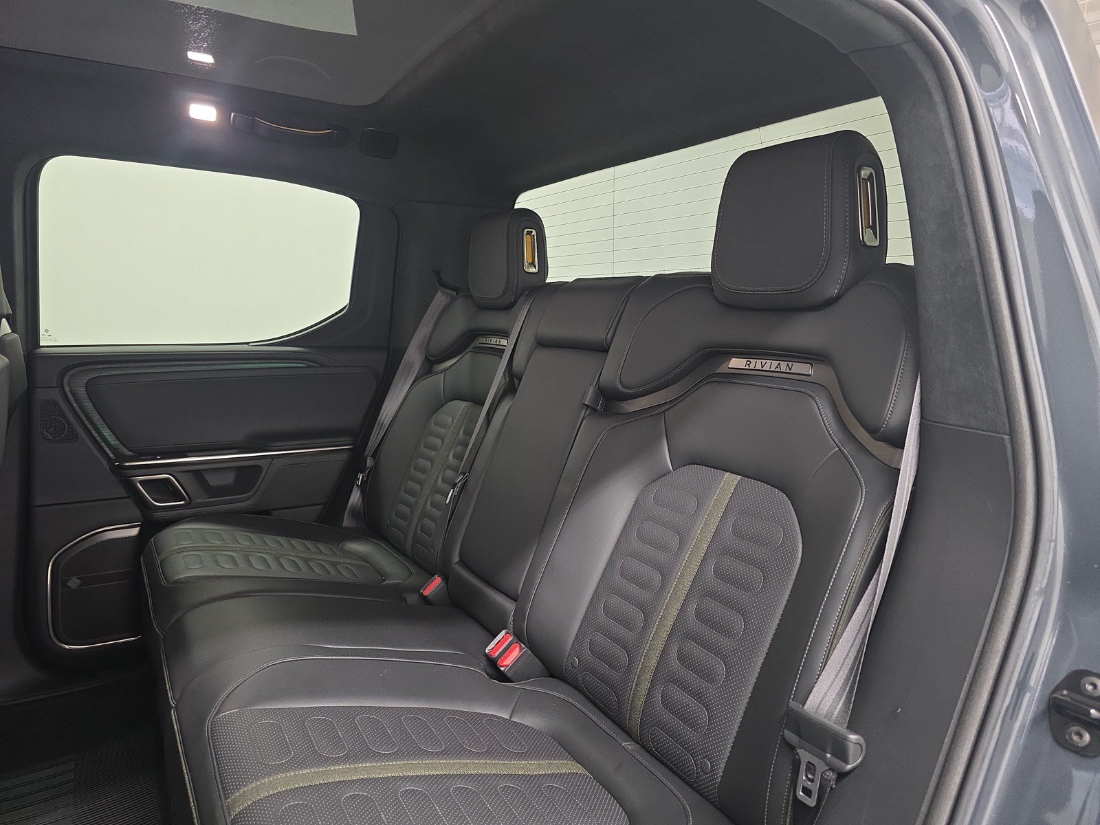 Used 2024 Rivian R1T Adventure AWD/4WD image 21