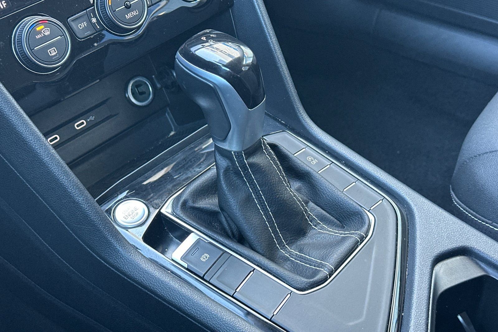 Used 2024 Volkswagen Taos SE image 26