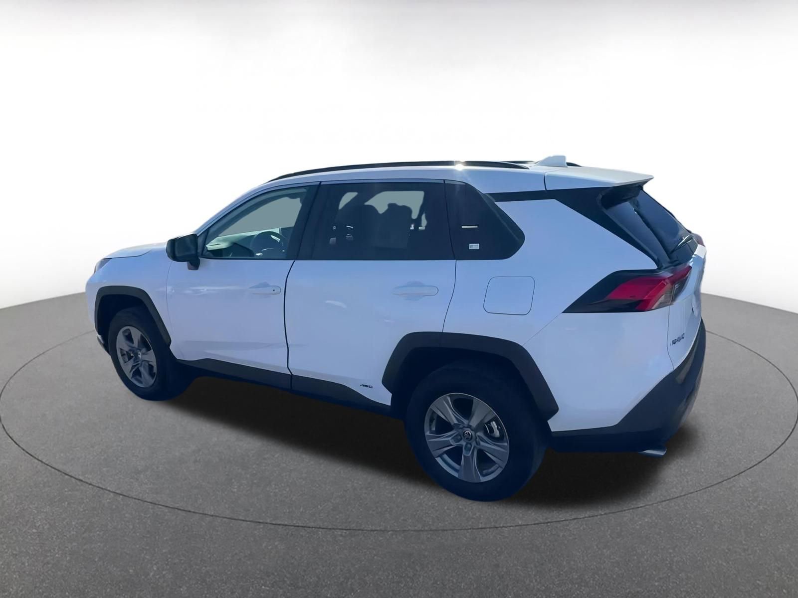 Used 2025 Toyota RAV4 LE image 10