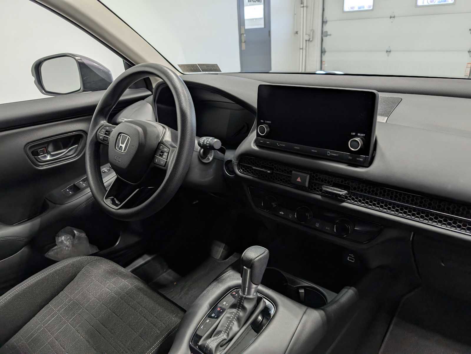 Certified 2023 Honda HR-V LX image 39