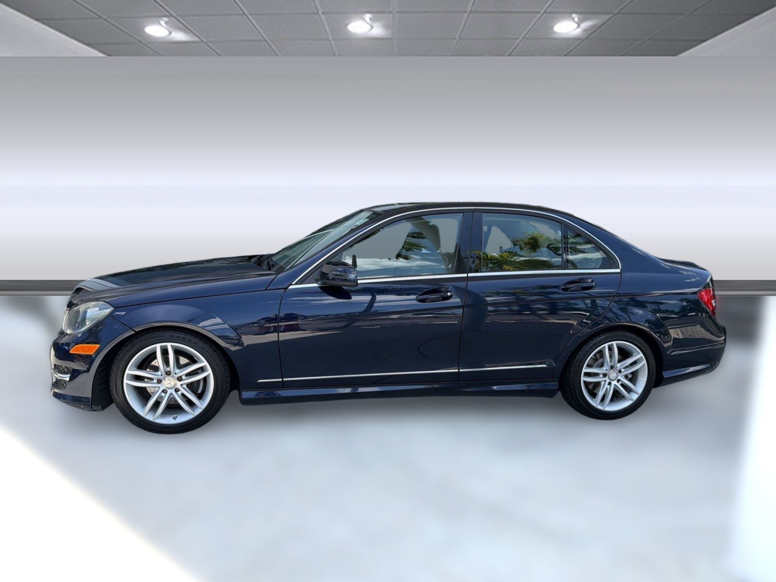 Used 2012 Mercedes-Benz C 300 4MATIC Sedan image 2