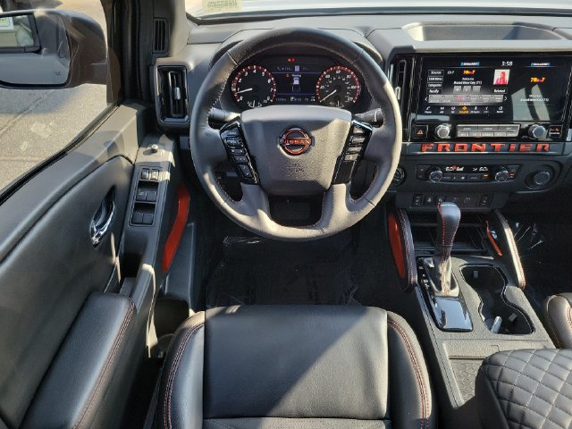 Used 2025 Nissan Frontier PRO-4X w/ Pro Premium Package AWD/4WD image 17